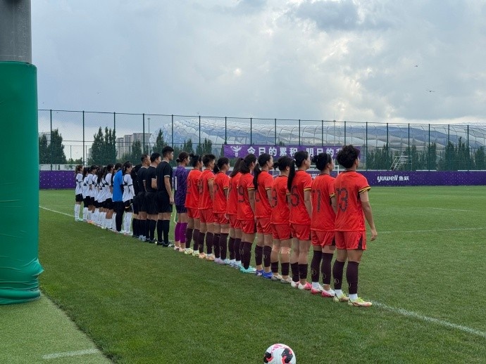 中国U20女足与大连女足展开热身赛较量，最终中国队9比0战胜对手