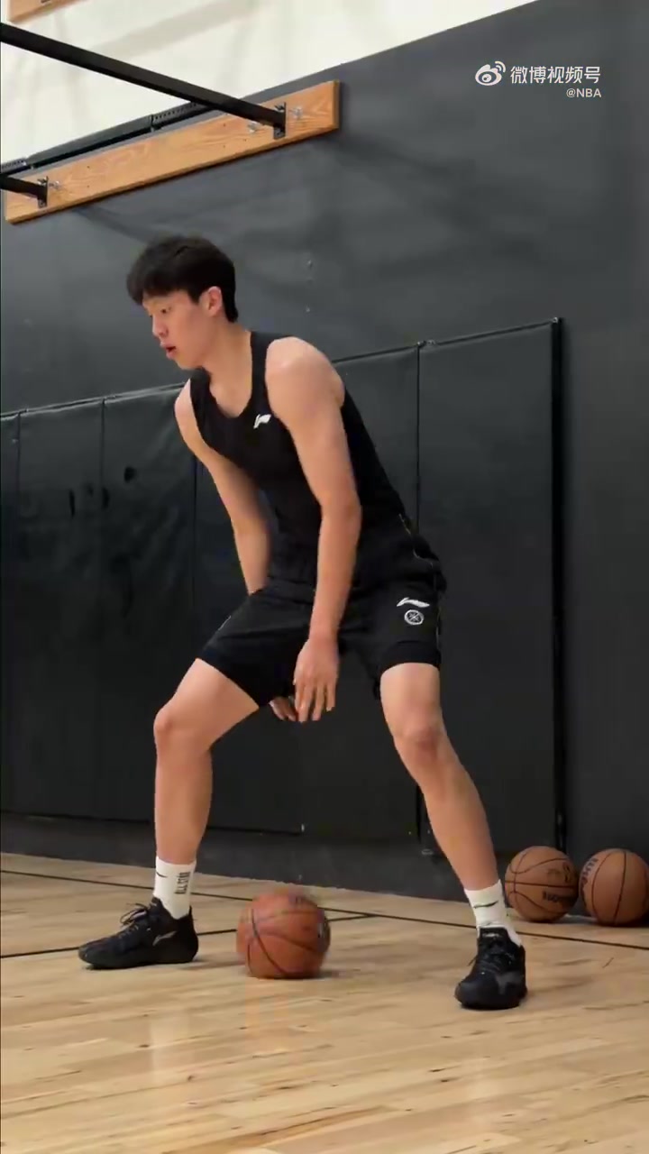 我打DPOY？杨瀚森与JJJ合练：我被打爆了 小乔丹在身边指导
