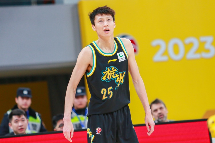 媒体人：广厦给赵岩昊开了够诚意的续约合同 后者希望有更多机会