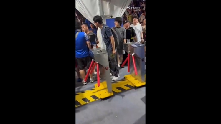 河南球迷组织谈小球迷事件：谁也不知道是不是有心之人的自导自演