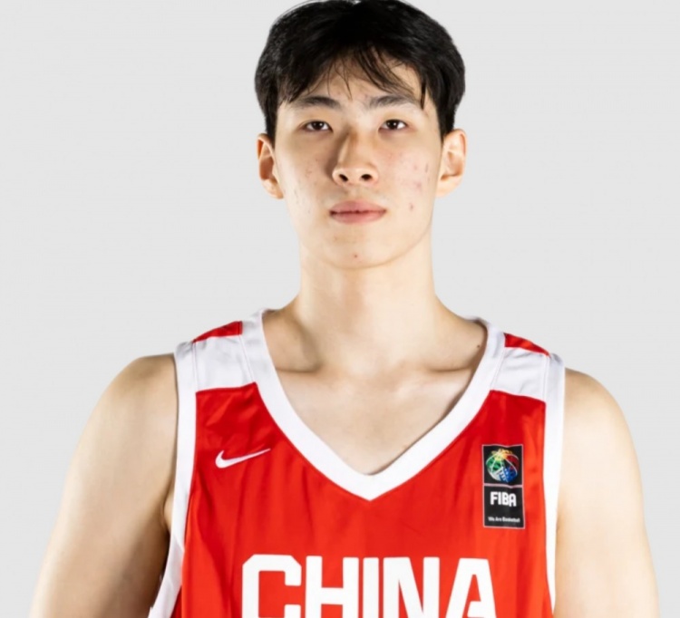 填满数据栏！李俊贤4投3中得到8分7板2助1断1帽 正负值+22