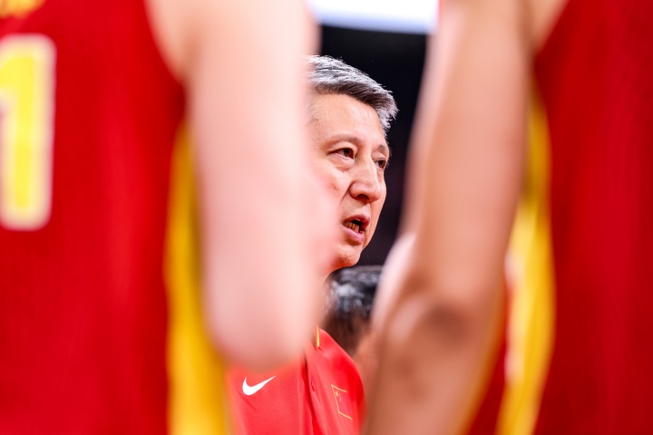 体坛周报：惨败20分 中国男篮需要重新校准方向？